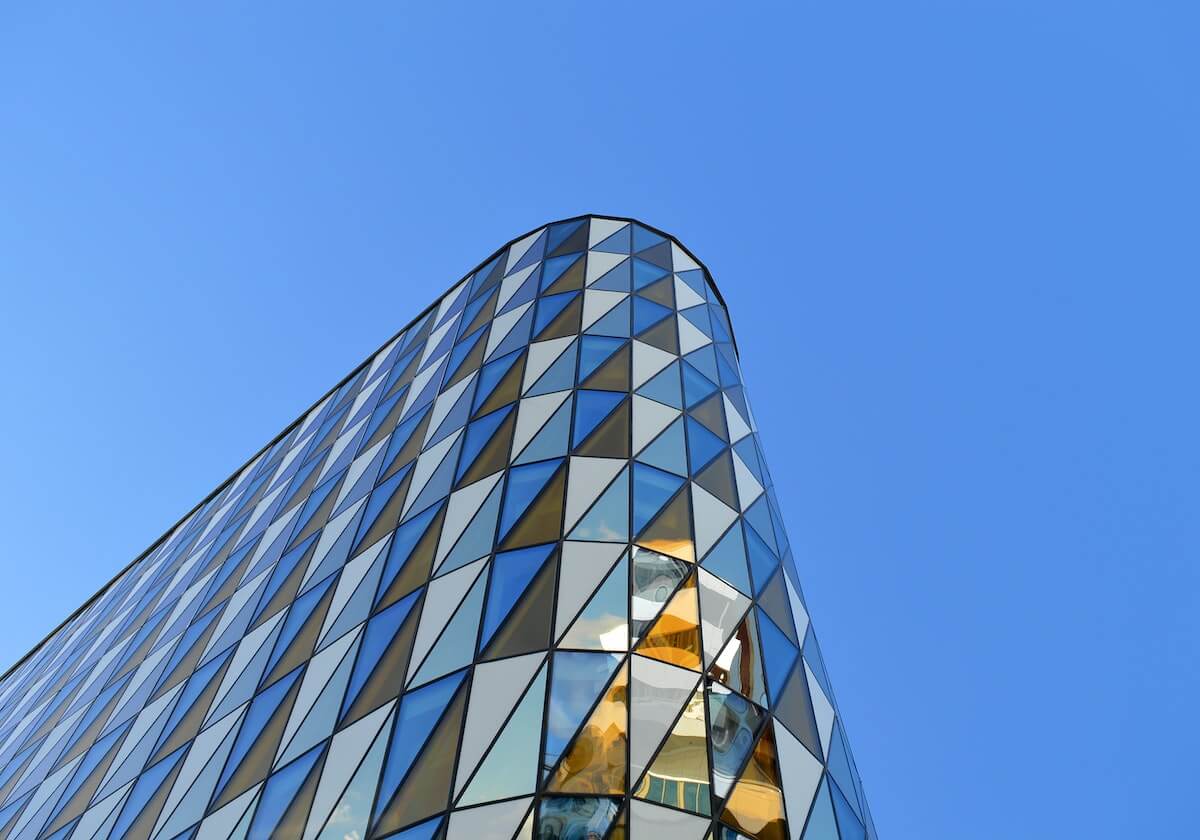 2026世界杯-姿势很帅！菲利克斯外脚背传入禁区，C罗鱼跃冲顶可惜太正被扑出